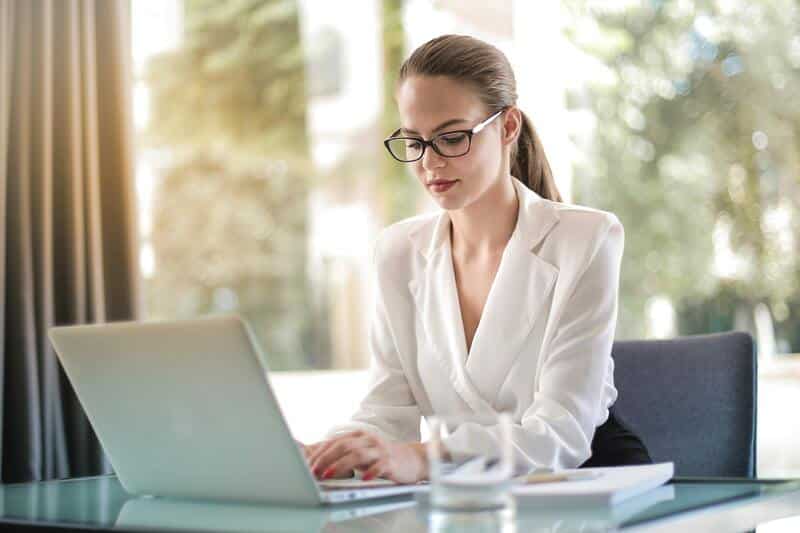 fleur de Bach au travail